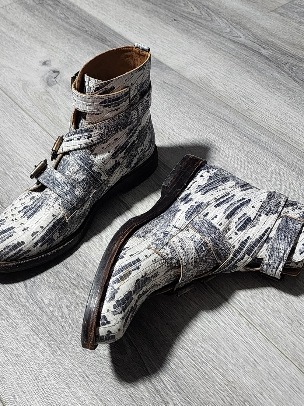 John Fluevog Darin Snakeskin Ankle Boots Booties Womens Size 8